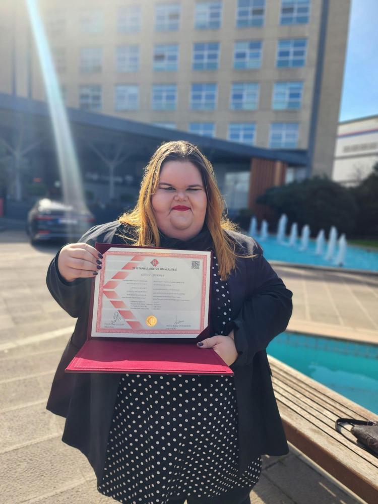 ‘AZMETTİM, OKULU BİTİRDİM