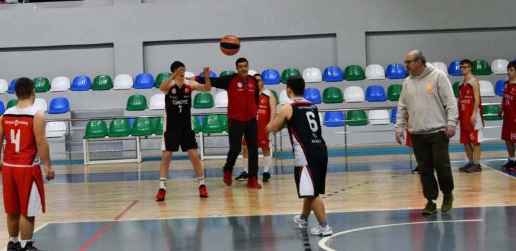 BİZ HEDEFSİZ BİR TAKIM DEĞİLİZ