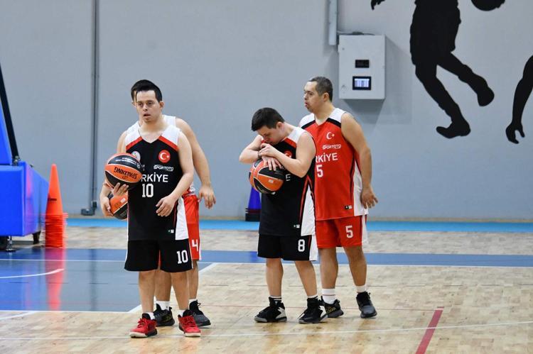 MORAL İYİ, İYİ GİDİYOR