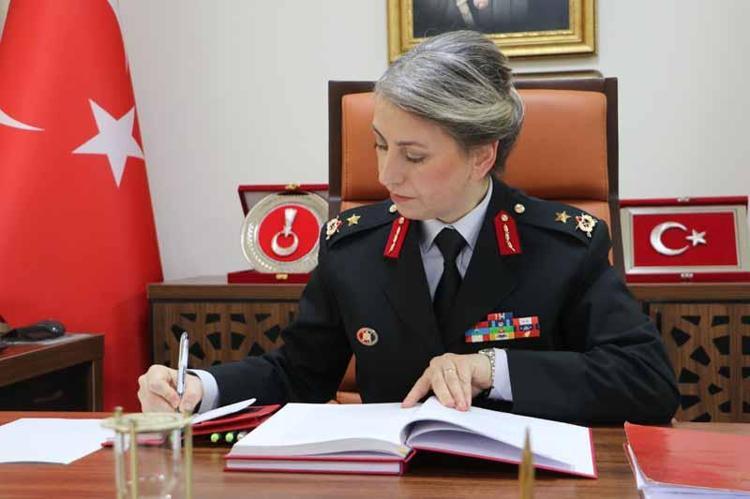 KADIN TOPLUMU AYAKTA TUTAN EN GÜÇLÜ DEĞER