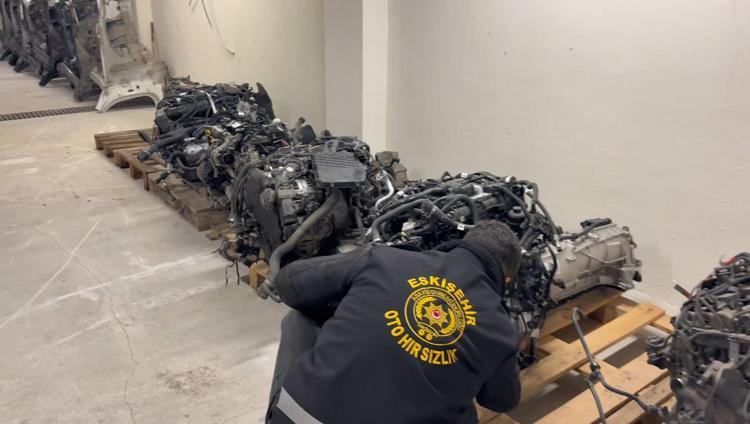 YAPAY ZEKAYA SUÇ OLUP OLMADIĞINI SORMUŞLAR