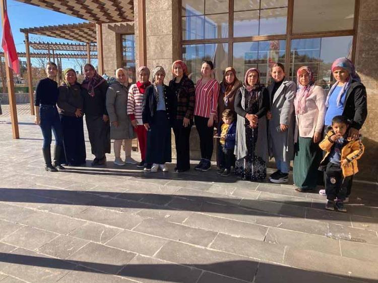 DAYANIŞMA DEPREMZEDE KADINLAR İÇİN BÜYÜDÜ