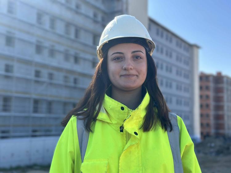 KADINLARIN OKUMAKTAN BAŞKA ÇARESİ YOK