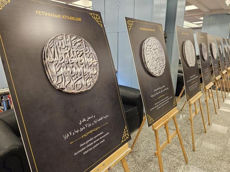 DUVARLARDA SAKLI 800 YILLIK KİTABELER