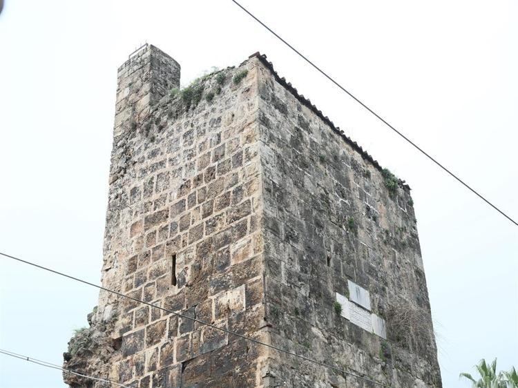 KİTABELER GİZLİ KÖŞELERDE ORTAYA ÇIKTI