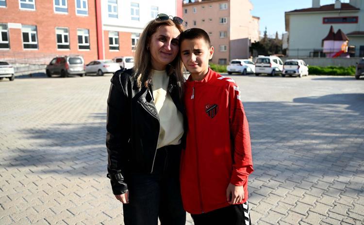 HAVADA FÜZELERİ GÖREBİLİYORDUK