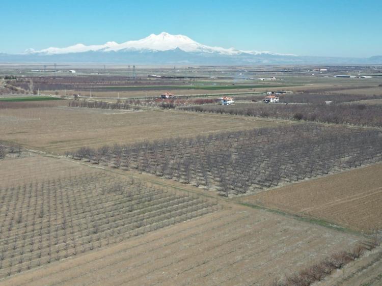 ‘AÇIK ALANDA ÜRETİM YAPIYORUZ’