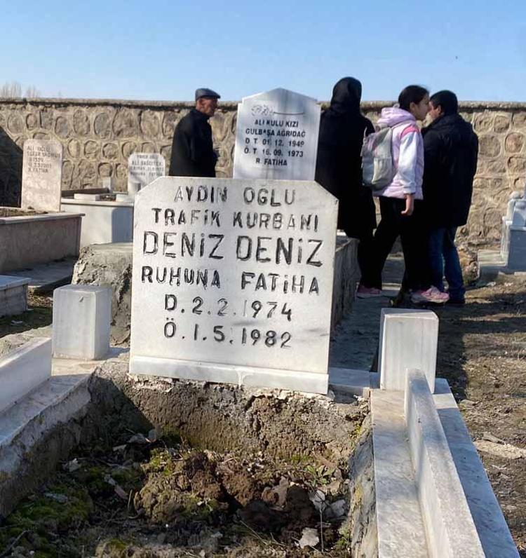 MEZARLIKLAR TEMİZLENDİ, DUALAR OKUNDU