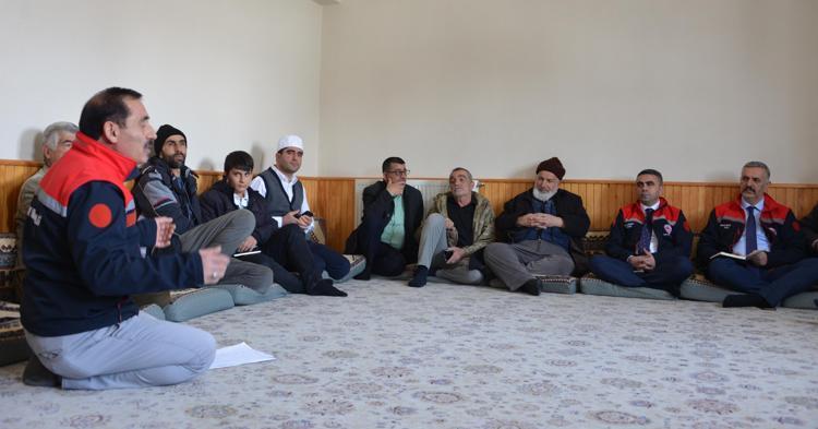 ‘SORULARINI UZMANLARA BİZZAT YÖNELTİYORLAR’