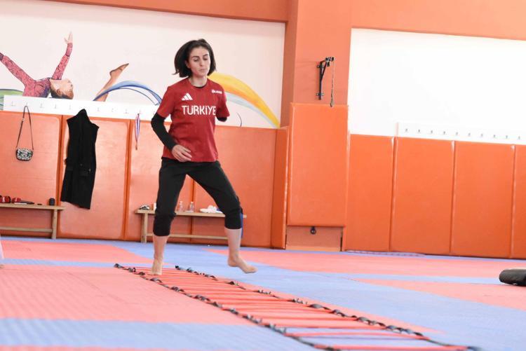 BİTLİS’TE 300 SPORCUYLA ÇALIŞIYORLAR