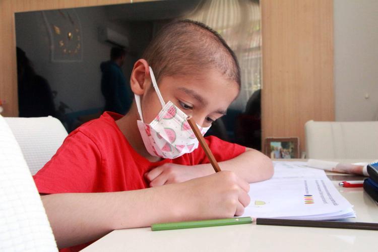 ‘HASTALIK SÜRECİNDE EŞİM VE BEN İŞTEN AYRILDIK’