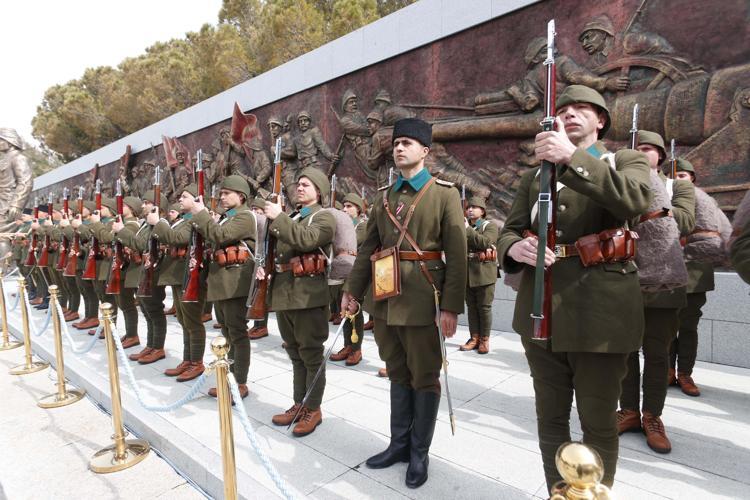 TEKRAR TECRÜBE EDİYORUZ