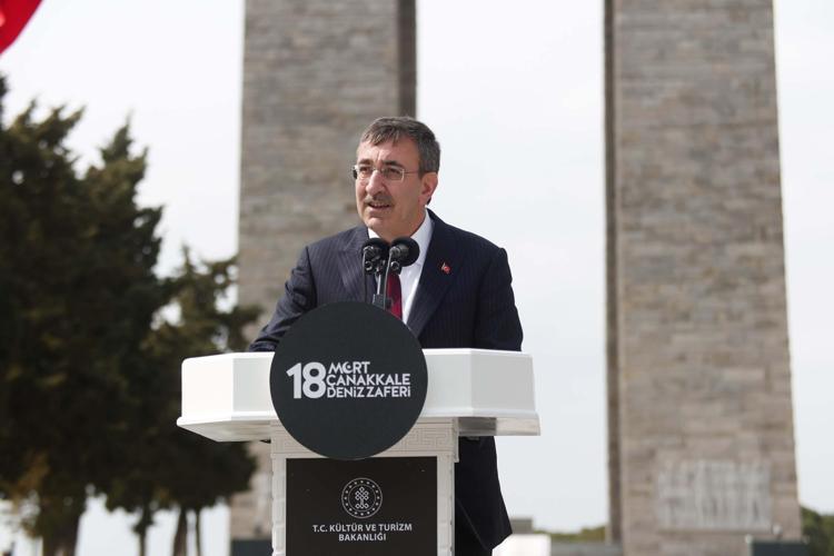 ÜLKEMİZ ADETA BİR İSTİKRAR MERKEZİ OLARAK TEMAYÜZ ETMEKTE