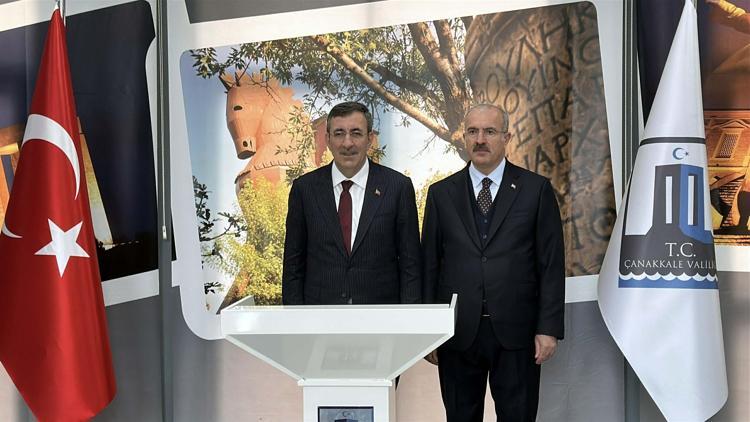 YILMAZ, ÇANAKKALE VALİLİĞİNİ ZİYARET ETTİ