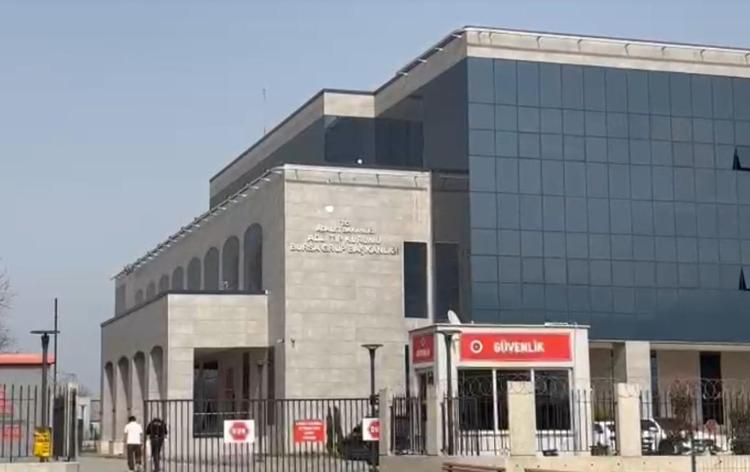 DNA TESTİ İÇİN GELDİKLERİ ADLİ TIPTA GÖRÜNTÜLENDİLER