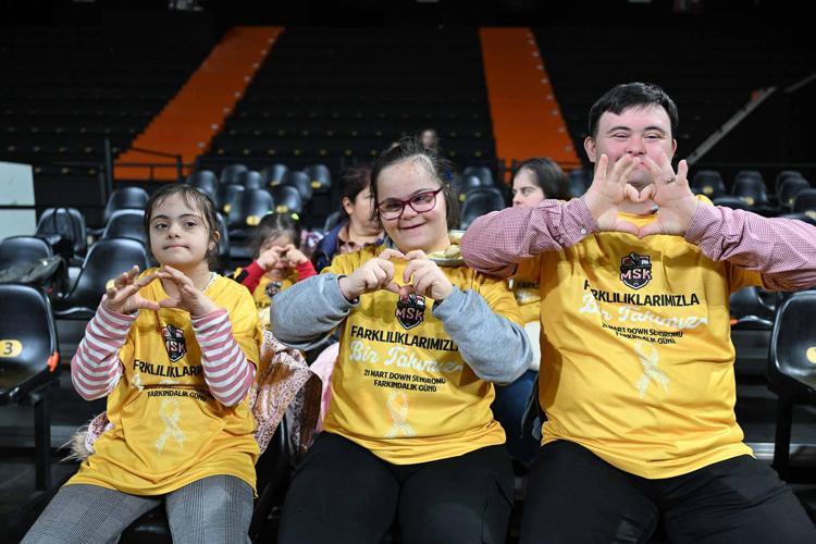 FATMA ESRA GÖKDAL: DOWN SENDROMLU ÖĞRENCİLERİMİZİN VARLIĞINI HER YERDE FARK ETTİRMEYE ÇALIŞIYORUZ