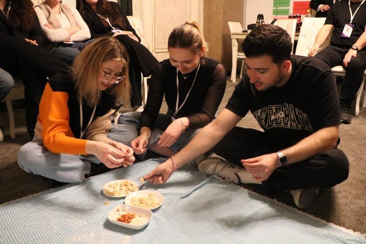 ‘BOSNA HERSEK’E DÖNDÜĞÜMDE KESİNLİKLE HERKESE MANTI YAPACAĞIM’