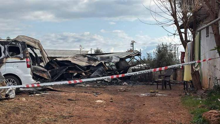 CENAZELER SURİYEDE TOPRAĞA VERİLECEK