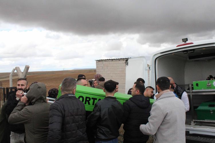 VURULDUĞU MEZARLIKTA TOPRAĞA VERİLDİ