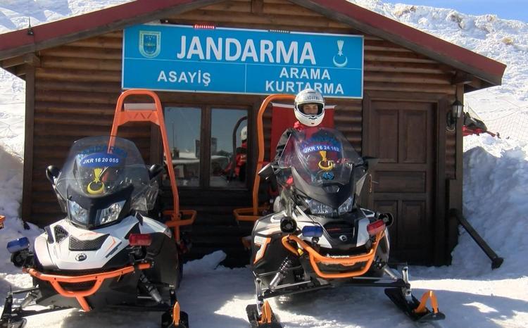 ZORLU DOĞA KOŞULLARINI MAHARETİYLE AŞIYOR