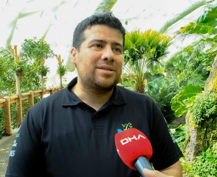 ‘ZİYARETÇİLER KELEBEKLERLE DOĞRUDAN ETKİLEŞİM HALİNDE’