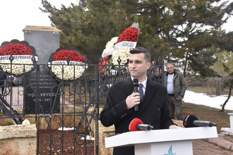 GÜÇLÜ BİR GÖNÜL DÜNYASININ TEMSİLCİSİDİR