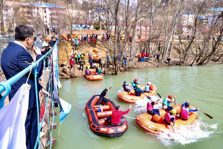 MUNZURUN DEBİSİ OLDUKÇA YÜKSEK