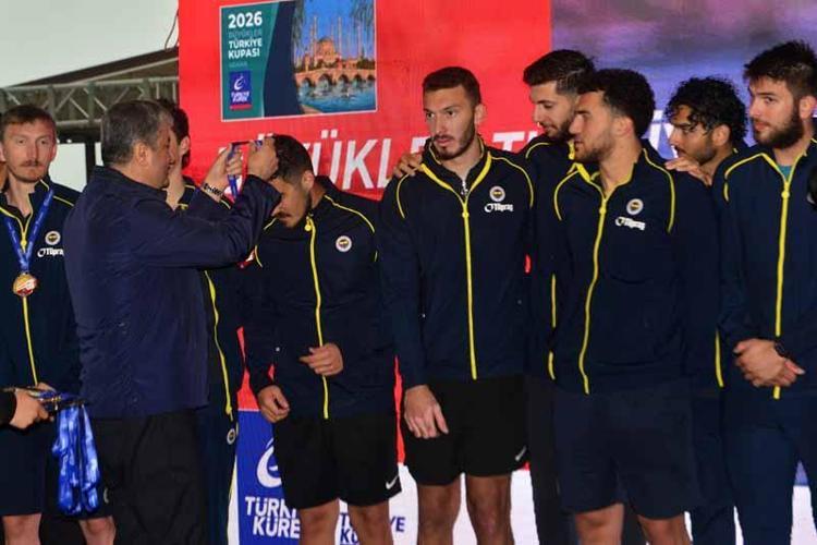 FENERBAHÇE DAMGA VURDU