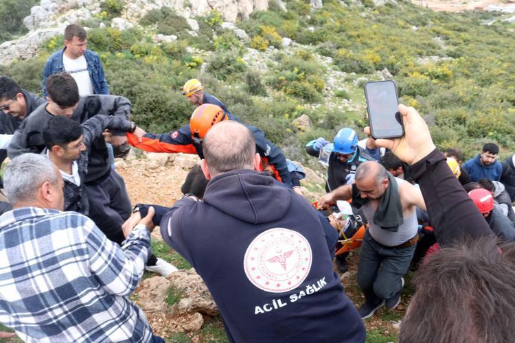 NE İÇİN ORADAYDI, BİLMİYORUZ