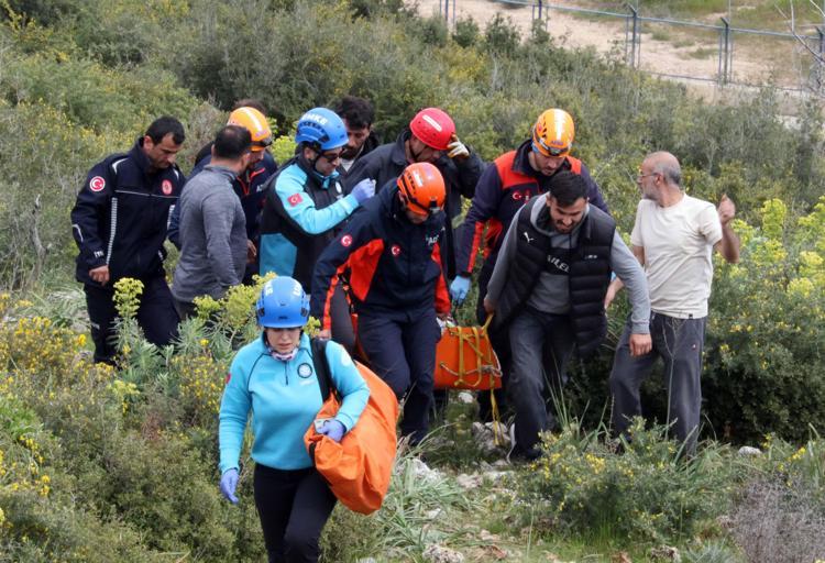 SIRTLARINDA TAŞIDILAR