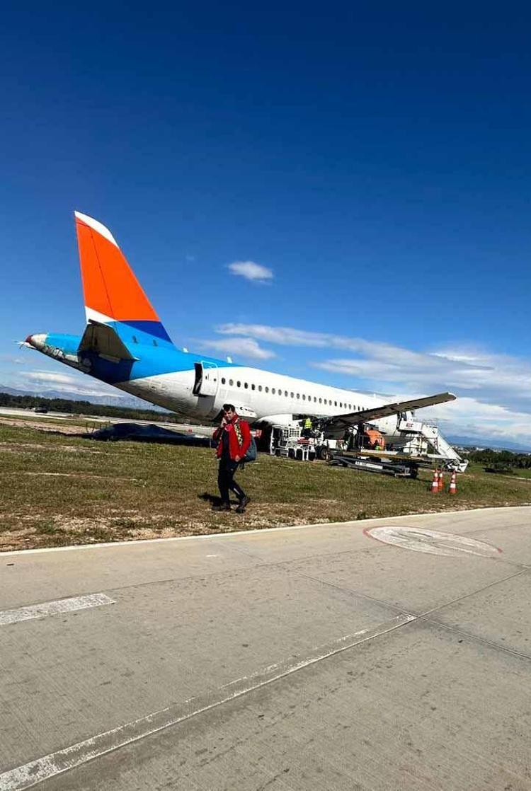 AYNI UÇAKTAN İKİNCİ ACİL İNİŞ