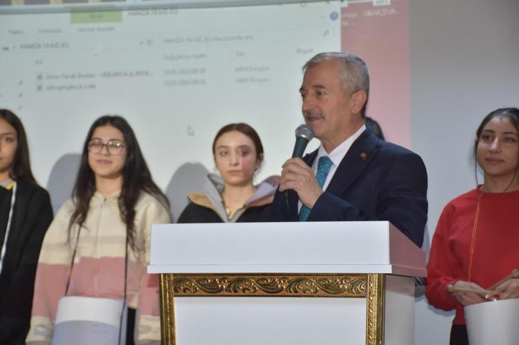 BELEDİYE BAŞKANI DA KONSERİ DİNLEDİ