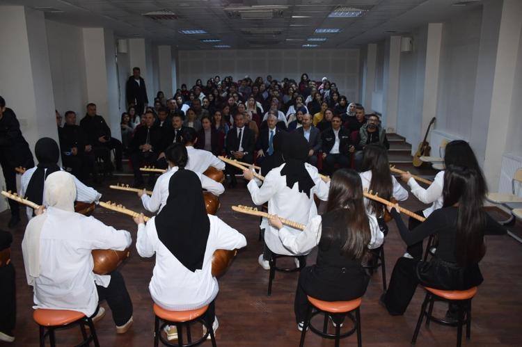 TÜM OKULLARIMIZA ATIK KUTULARI KOYDUK