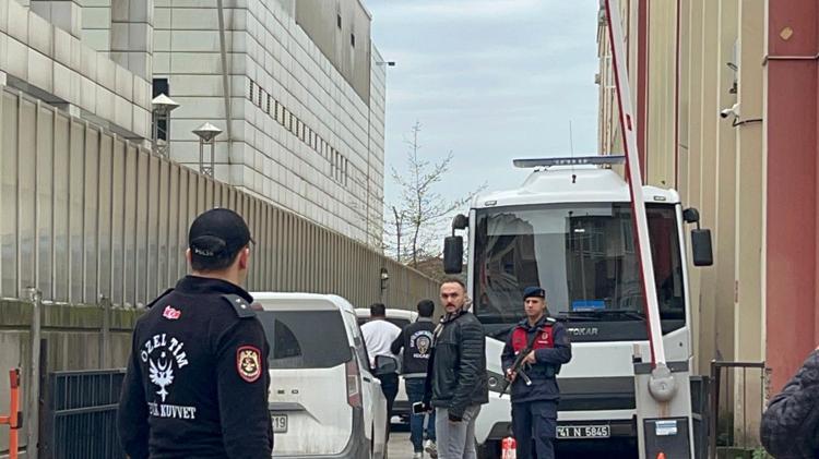 ŞÜPHELİLER ADLİYEDE