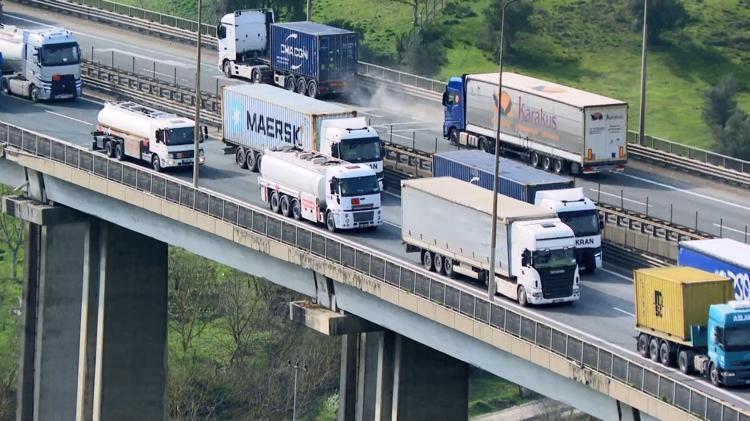 3 SAATİN ARDINDAN TRAFİK NORMAL SEYRİNE DÖNDÜ