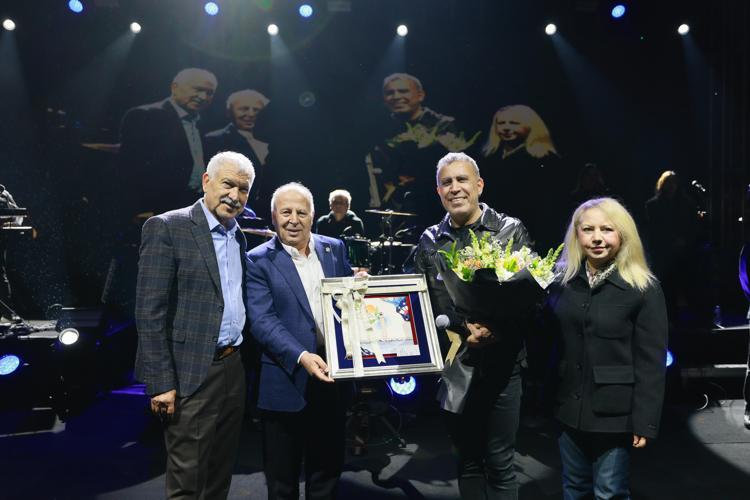 HALUK LEVENT KONSERİNE BÜYÜK İLGİ