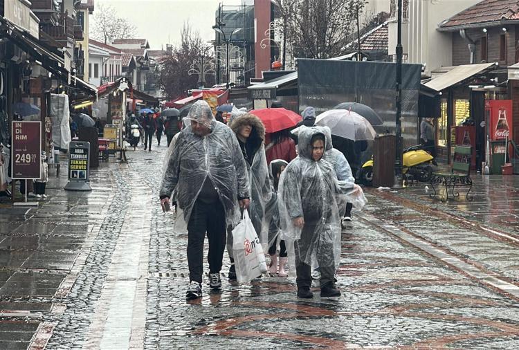 KENT MERKEZİNDE SAĞANAK
