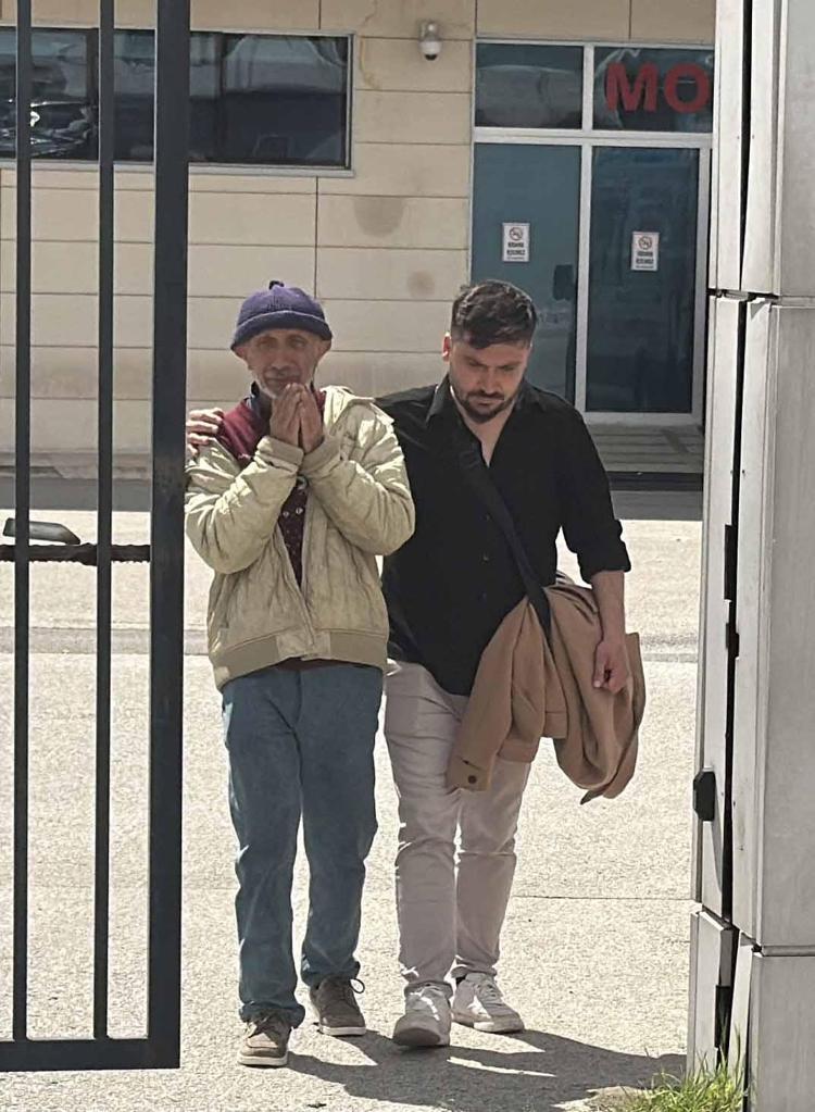 2 ÇOCUĞUN CENAZESİ ALINDI, BABANIN ‘FERYADI YÜREK BURKTU