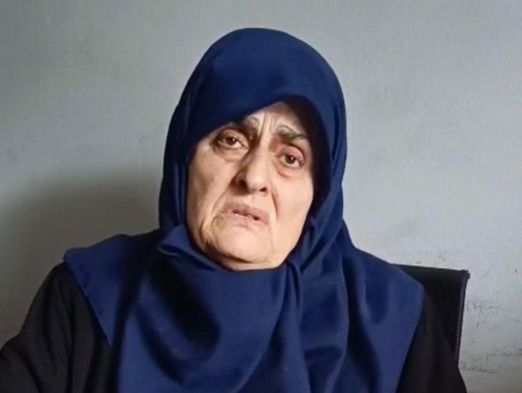 MERDİVENDEN DÜŞÜP, ÖLDÜĞÜNÜ SÖYLEDİ