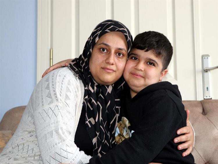 YAŞITLARI GİBİ YÜRÜMEK İSTİYOR’