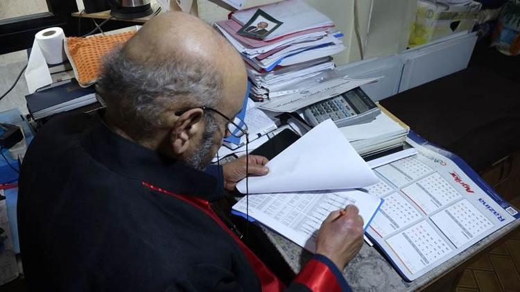 ‘İÇİMDE HEP OKUMA HİSSİ VAR’