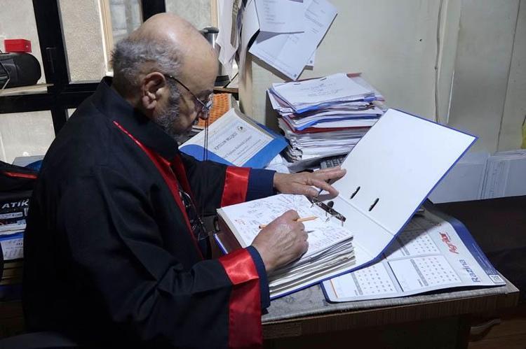 ‘SAĞ KOLUM AVUKAT, SOL KOLUM MUHASEBECİDİR’