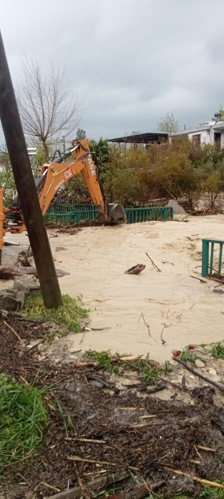 DERE TAŞTI, 40 EVİ SU BASTI