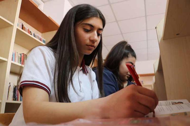 ÖĞRETMENLERİMİZ GÖNÜLLÜ OLARAK BİZLERE YARDIM EDİYOR