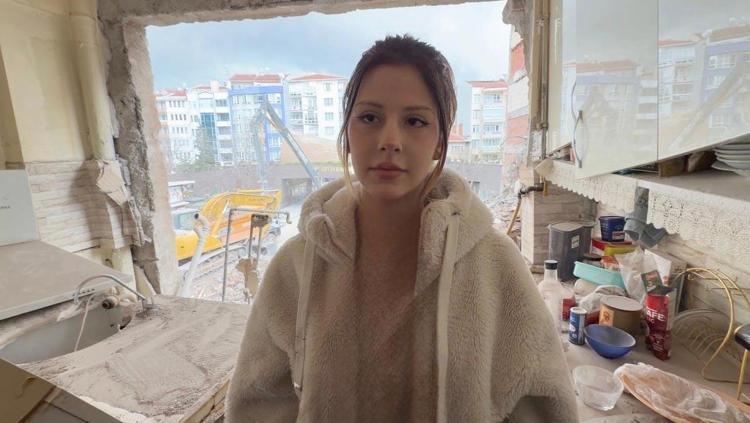 KAÇ GÜNDÜR EV BEŞİK GİBİ SALLANIYOR