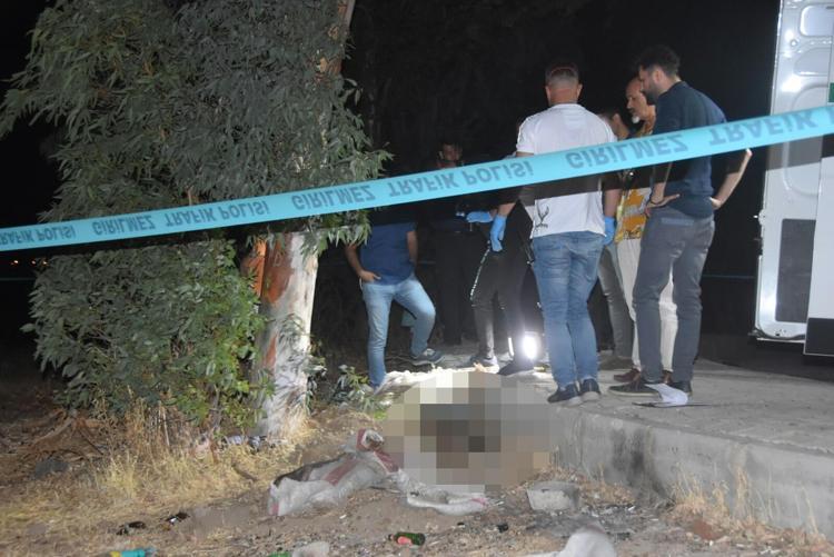 ORMANA GÖTÜRÜP, OTOMOBİLİN İÇİNDE GÖĞSÜNE ATEŞ ETMİŞ