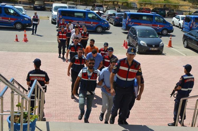 8 ŞÜPHELİ GÖZALTINA ALINDI