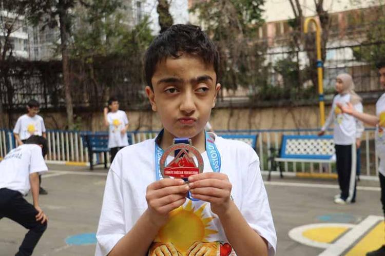 ‘MADALYAYI DİYARBAKIR’A ARMAĞAN EDİYORUM’