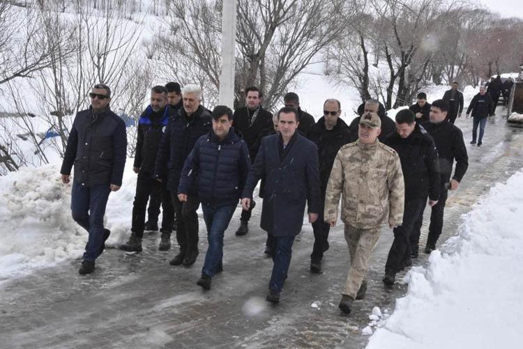 VALİ KARAKAYA: KIŞ BOYUNCA BİTLİSE 9,5 METRE KAR YAĞDI