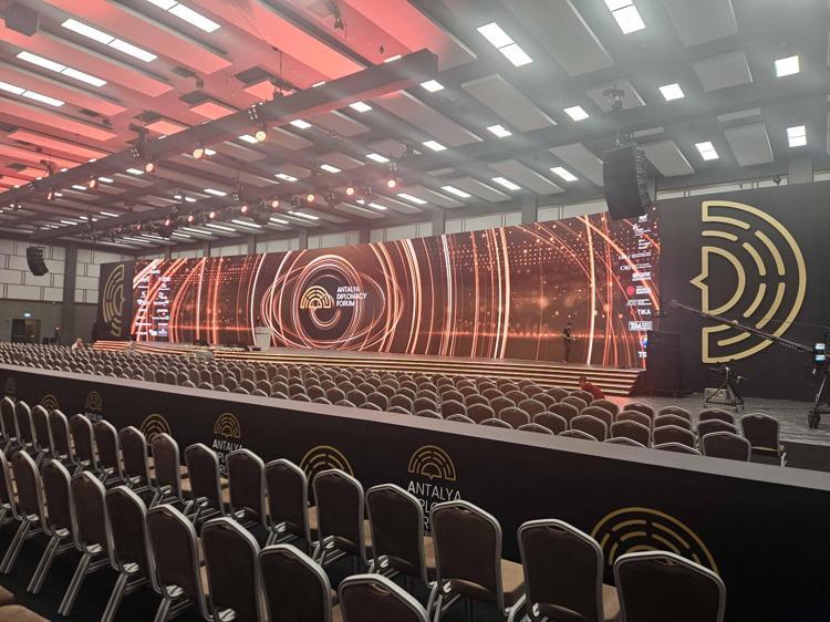 ALİYEV İLE EŞİ ANTALYADA